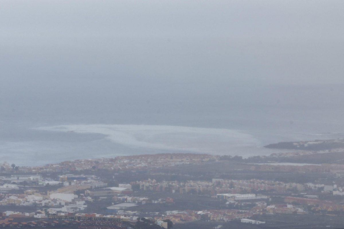 Las fuertes lluvias desbordan y paralizan el Aeropuerto de Gran Canaria Las fuertes lluvias desbordan y paralizan el Aeropuerto de Gran Canaria