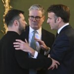 Macron pide rearmarse por si «EEUU no sigue al lado de Europa» y convoca a los jefes de los Ejércitos europeos a una cumbre en París Macron pide rearmarse por si «EEUU no sigue al lado de Europa» y convoca a los jefes de los Ejércitos europeos a una cumbre en París