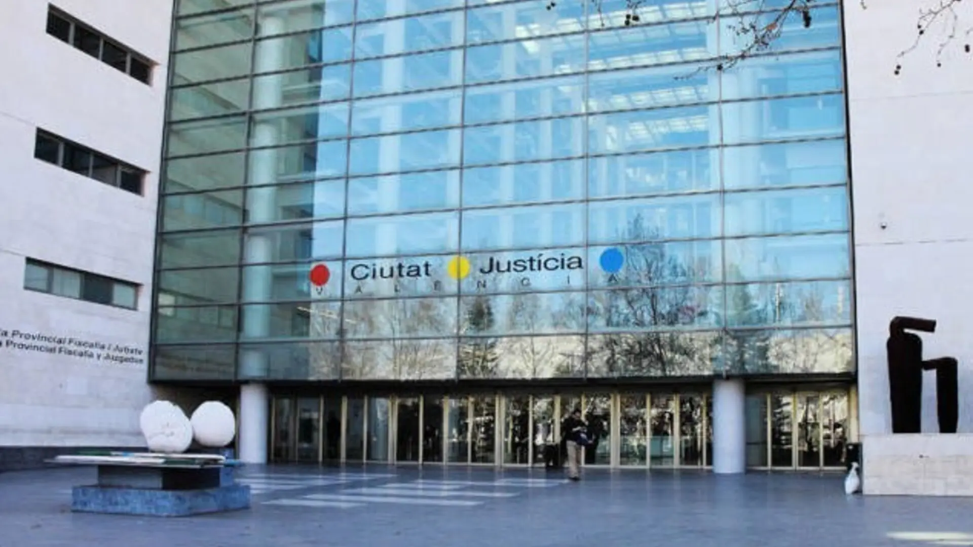 Podemos denuncia a la Fiscalía la presunta manipulación de la imagen de Mazón llegando al Cecopi el día de la DANA Podemos denuncia a la Fiscalía la presunta manipulación de la imagen de Mazón llegando al Cecopi el día de la DANA