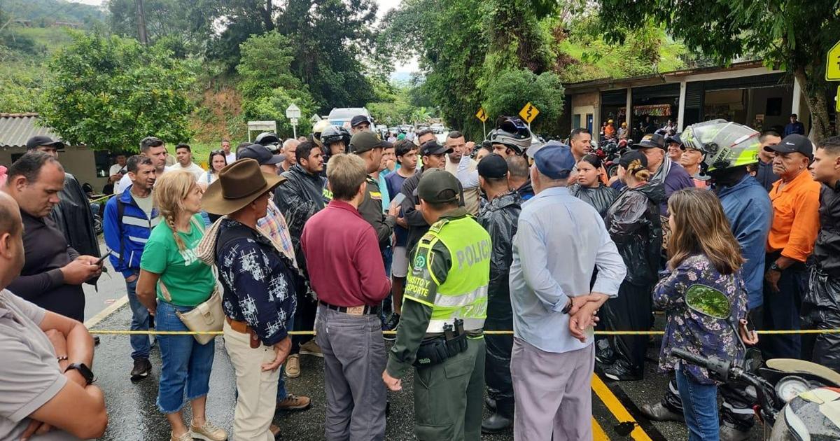 Noticias Antioquia: Mineros habilitan temporalmente las vías en el Nordeste Noticias Antioquia: Mineros habilitan temporalmente las vías en el Nordeste