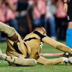 El árbitro señalará córner si el portero retiene el balón más de 8 segundos