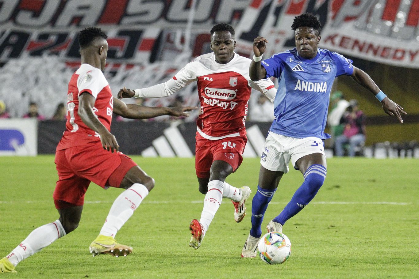 [Galería] Millonarios se desquitó de Santa Fe y se quedó con el clásico