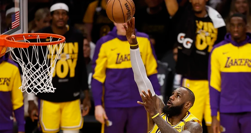 Doncic y James recuperan la ilusión de los Lakers tras derrotar a los Wolves