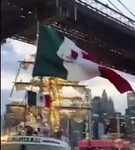 Dos muertos y 20 heridos en el choque de un buque-escuela de la Armada de México contra el Puente de Brooklyn Dos muertos y 20 heridos en el choque de un buque-escuela de la Armada de México contra el Puente de Brooklyn