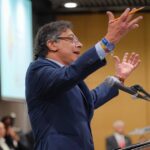 El exceso de autocrítica está hundiendo a Gustavo Petro El exceso de autocrítica está hundiendo a Gustavo Petro