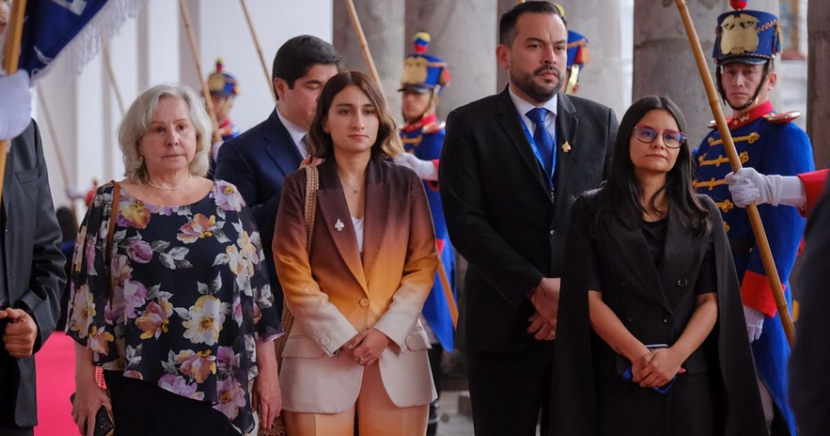 cara a cara entre las 2 rivales Laura Sarabia y Angie Rdoríguez