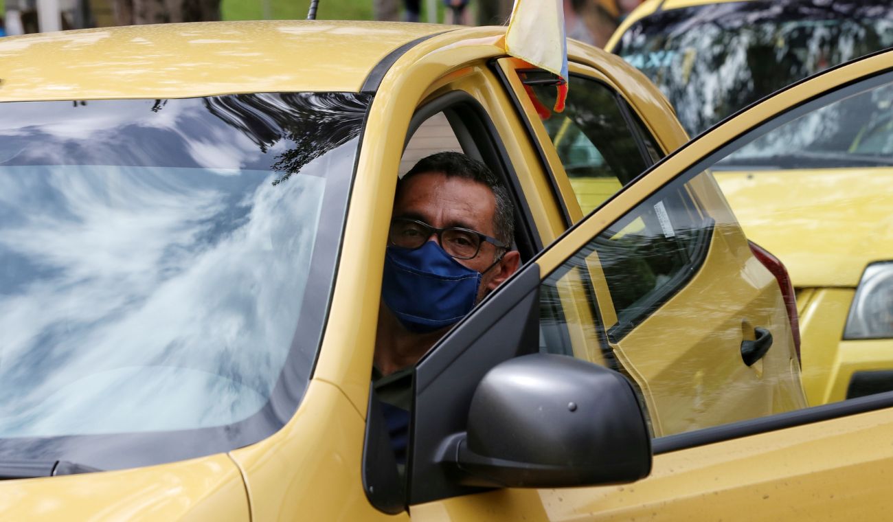 ¿Trabaja taxi ajeno? Estos derechos puede exigir si hay contrato
