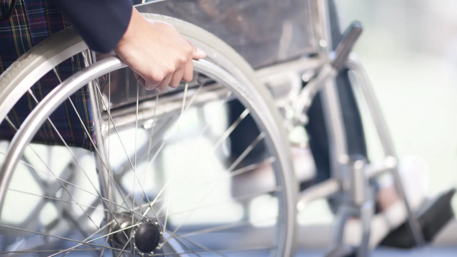 un paciente parapléjico vuelve a andar gracias a la neuroestimulación de la médula un paciente parapléjico vuelve a andar gracias a la neuroestimulación de la médula