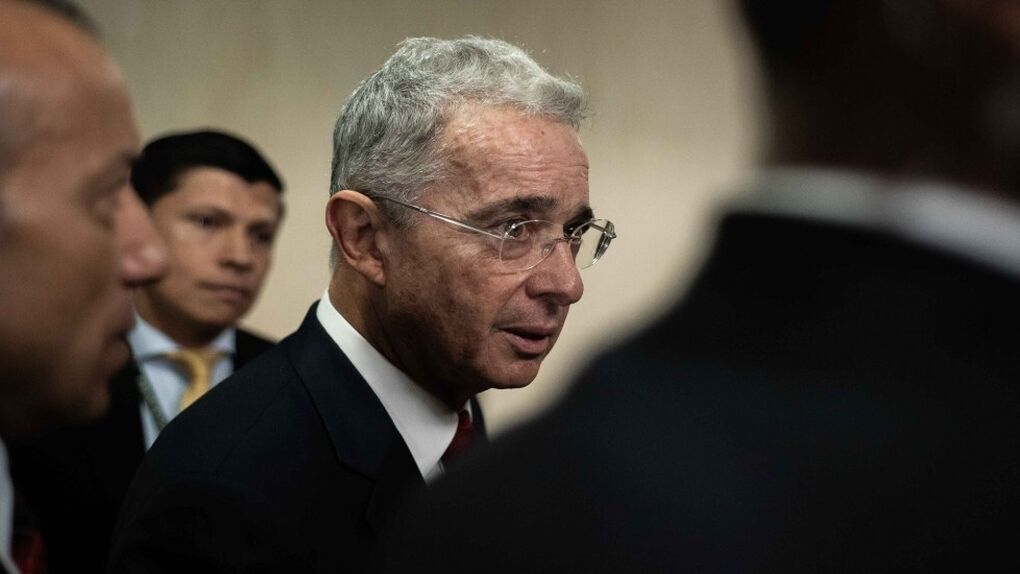 Condena histórica al expresidente colombiano Álvaro Uribe por soborno y fraude procesal