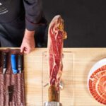 El pueblo de Salamanca donde se hace el mejor jamón de bellota ibérico de España: tiene solo 1.000 habitantes El pueblo de Salamanca donde se hace el mejor jamón de bellota ibérico de España: tiene solo 1.000 habitantes