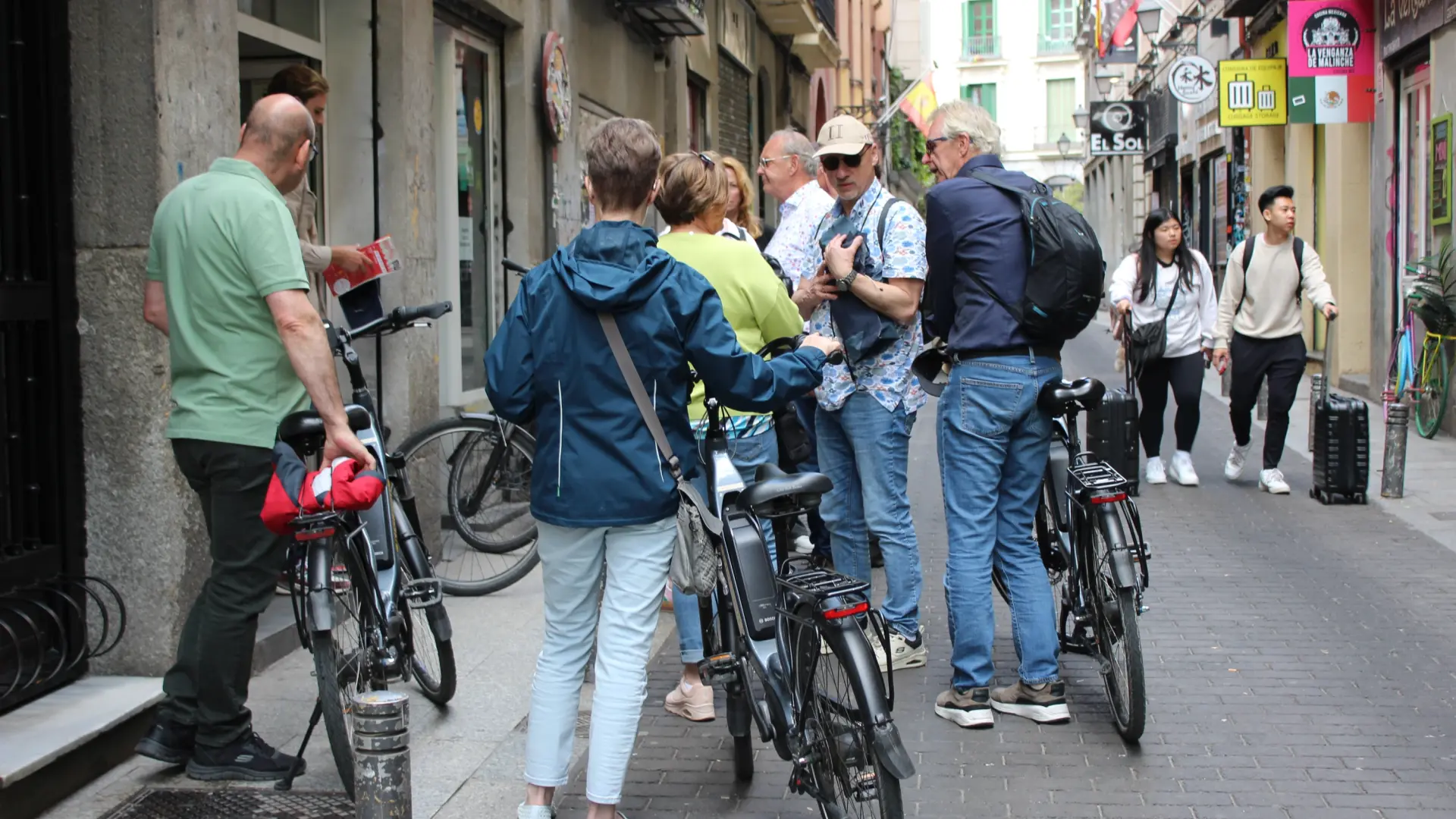 las medidas de las ciudades para frenar el turismo masivo
