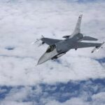 EEUU intercepta un avión ruso cerca de Alaska y envía varios F-16 EEUU intercepta un avión ruso cerca de Alaska y envía varios F-16