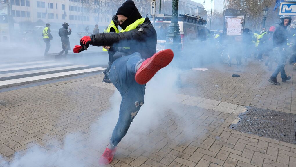 Los sindicatos franceses reniegan de los chalecos amarillos tras haberlos usado a conveniencia Los sindicatos franceses reniegan de los chalecos amarillos tras haberlos usado a conveniencia