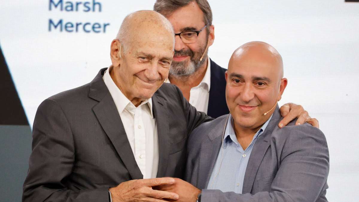 El ex primer ministro de Israel Ehud Olmert defiende en La Toja la solución de los dos Estados