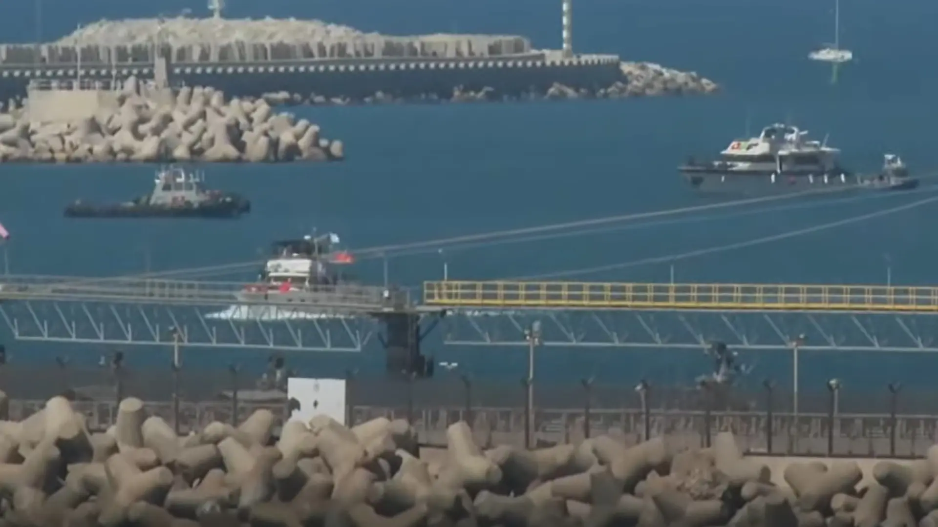 Israel tiene al menos 63 españoles de la Flotilla detenidos y el viernes convocará a los cónsules para abordar su situación Israel tiene al menos 63 españoles de la Flotilla detenidos y el viernes convocará a los cónsules para abordar su situación