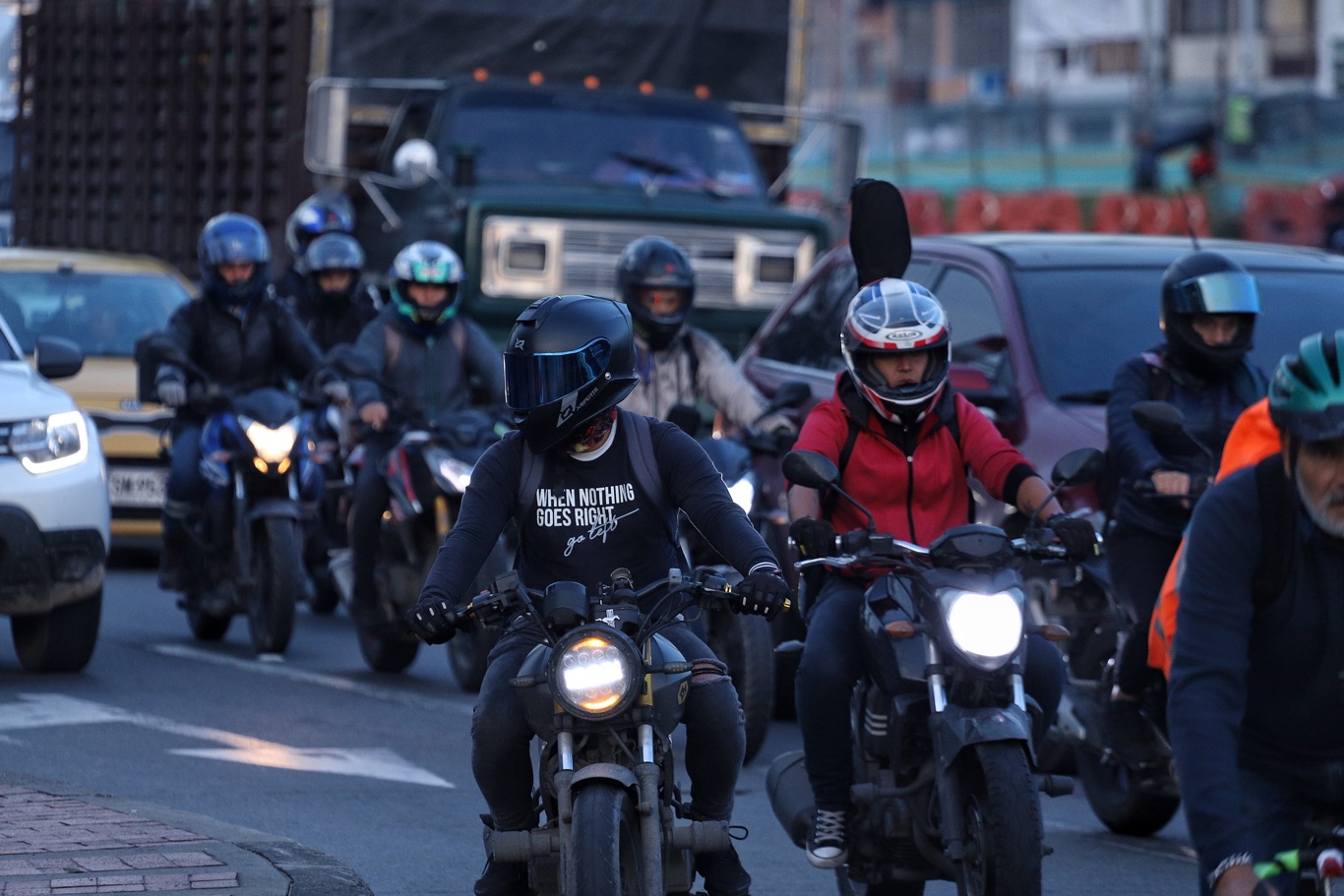 Fenalco advierte impacto al comercio por restricción a motos en Bogotá