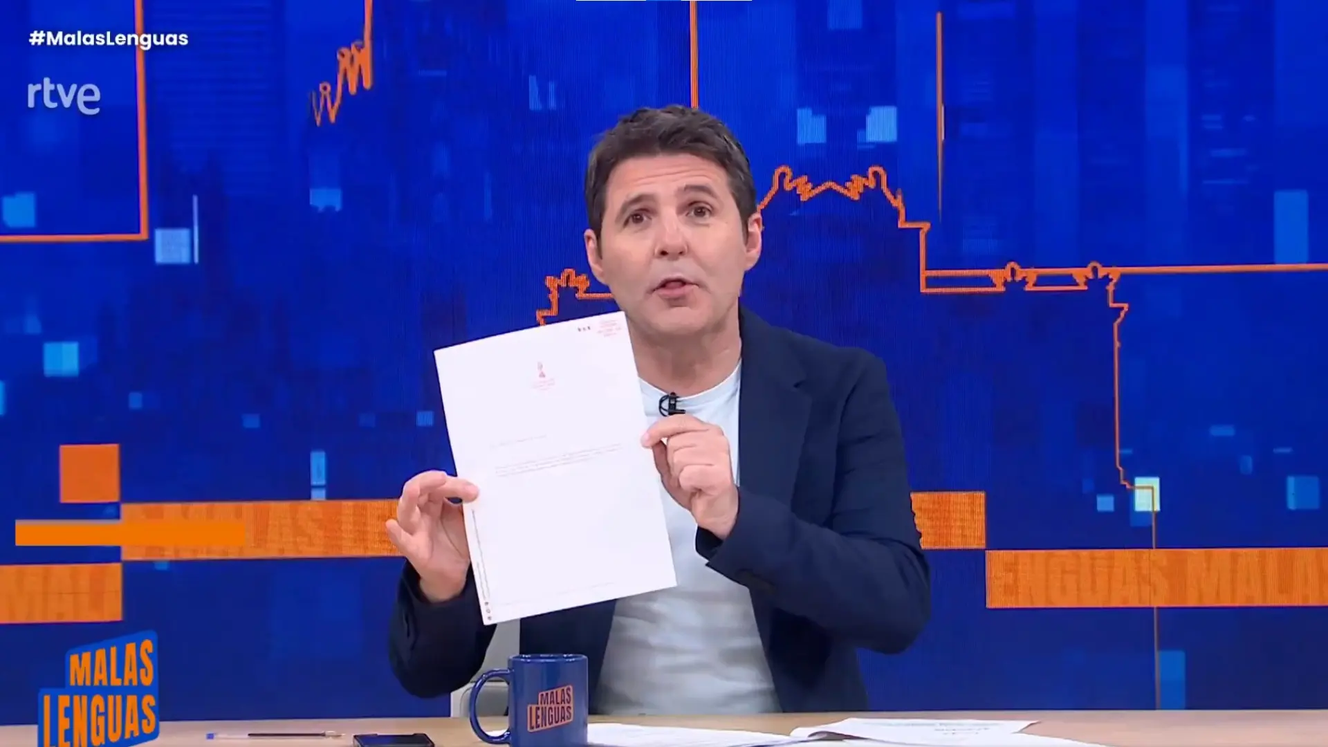 Cintora enumera en ‘Malas lenguas’ los beneficios de Mazón tras su dimisión: «Oficina, coche oficial…» Cintora enumera en ‘Malas lenguas’ los beneficios de Mazón tras su dimisión: «Oficina, coche oficial…»