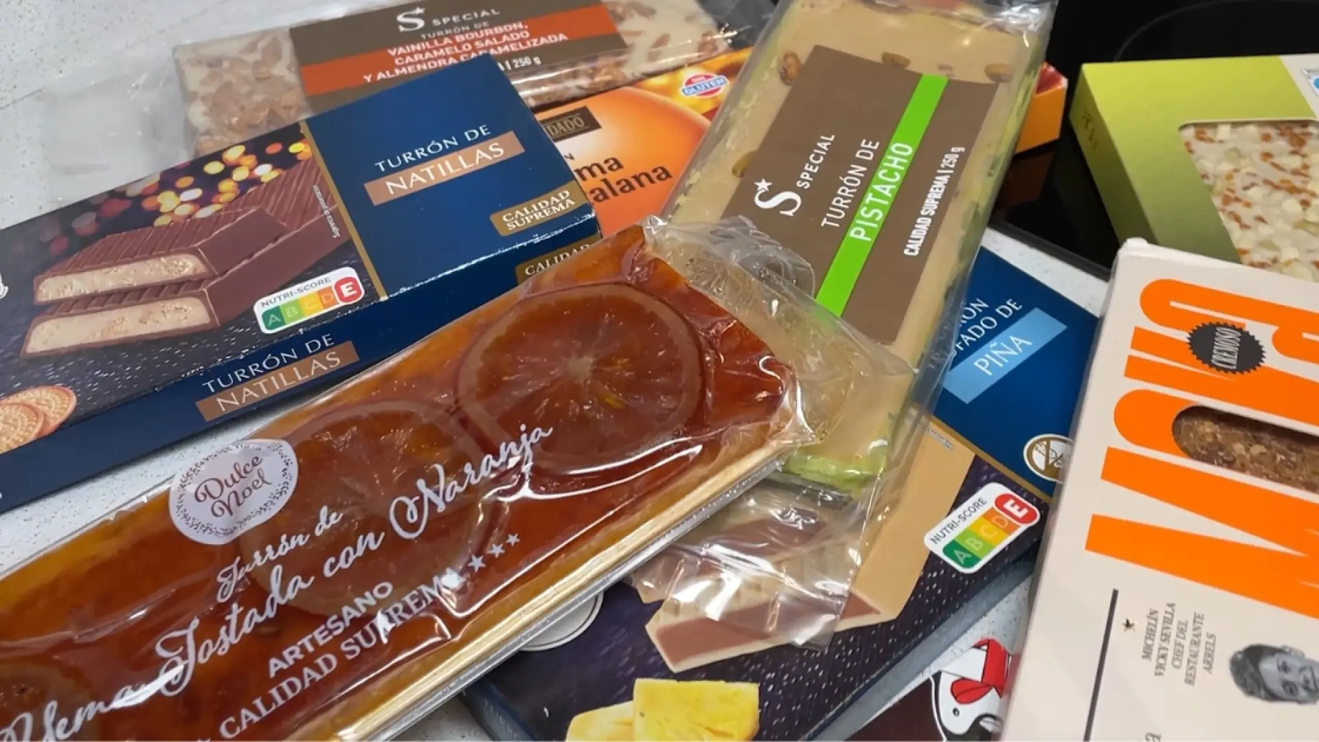El turrón más largo del mundo se elabora en Madrid (y se reparte gratis) El turrón más largo del mundo se elabora en Madrid (y se reparte gratis)
