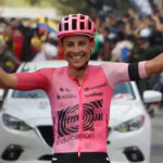 El colombiano Esteban Chaves, subcampeón del Giro de Italia en 2016, anuncia su retiro