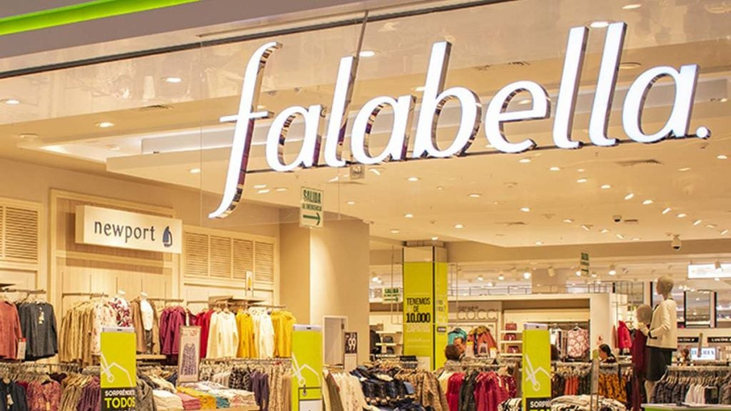 Falabella activa protocolo de seguridad: hallaron petardos en tres tiendas