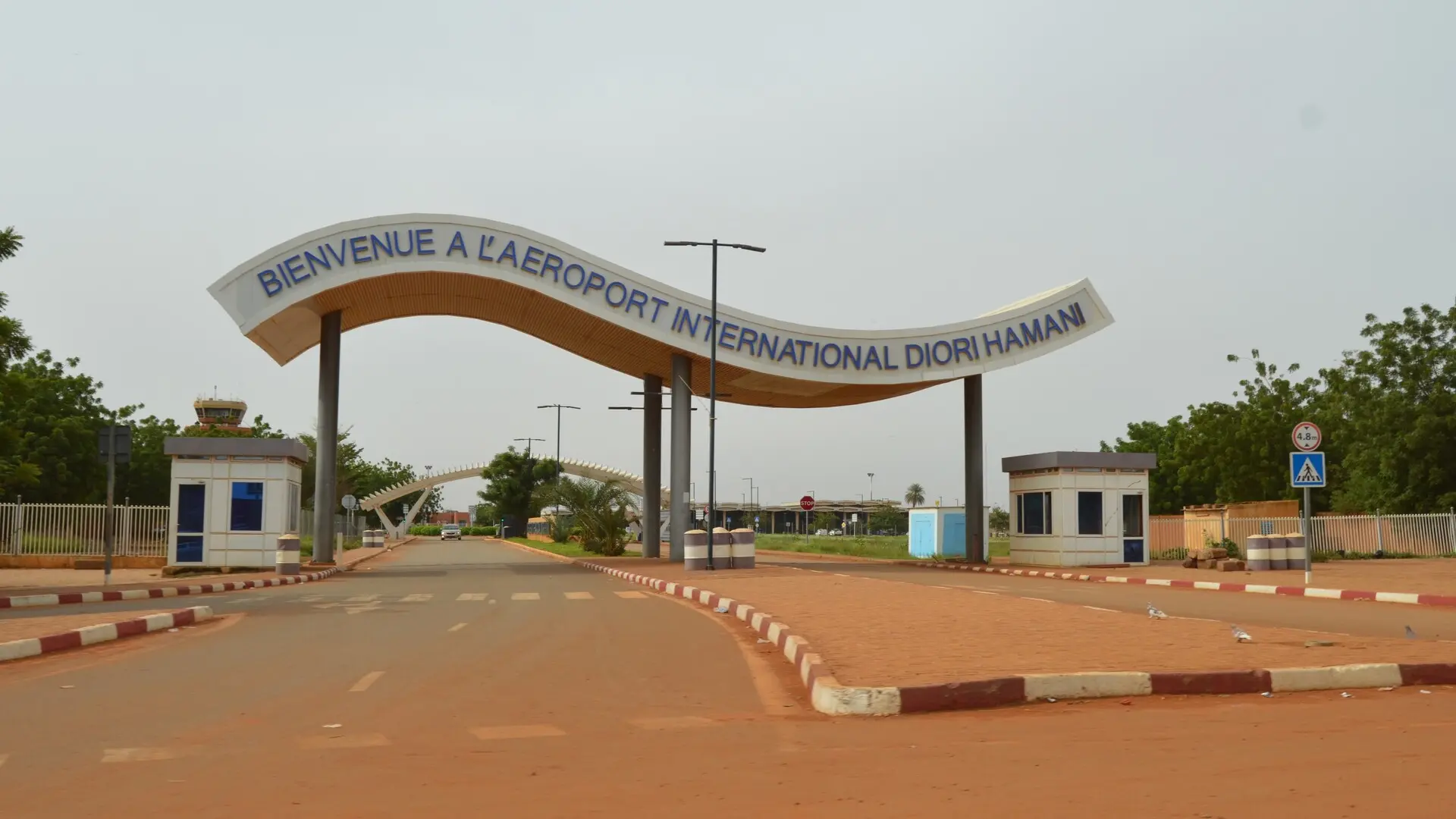 El aeropuerto de Niamey registra fuertes disparos y explosiones El aeropuerto de Niamey registra fuertes disparos y explosiones