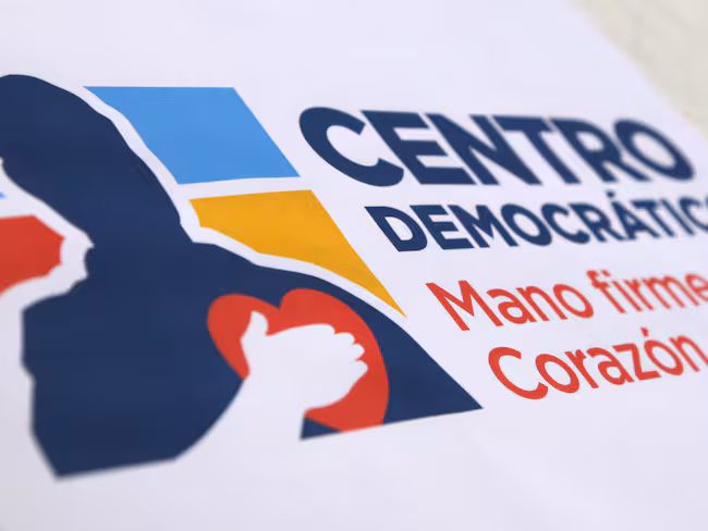 Conversación con la Senadora Paola Holguín sobre su Relación con el Partido Centro Democrático
