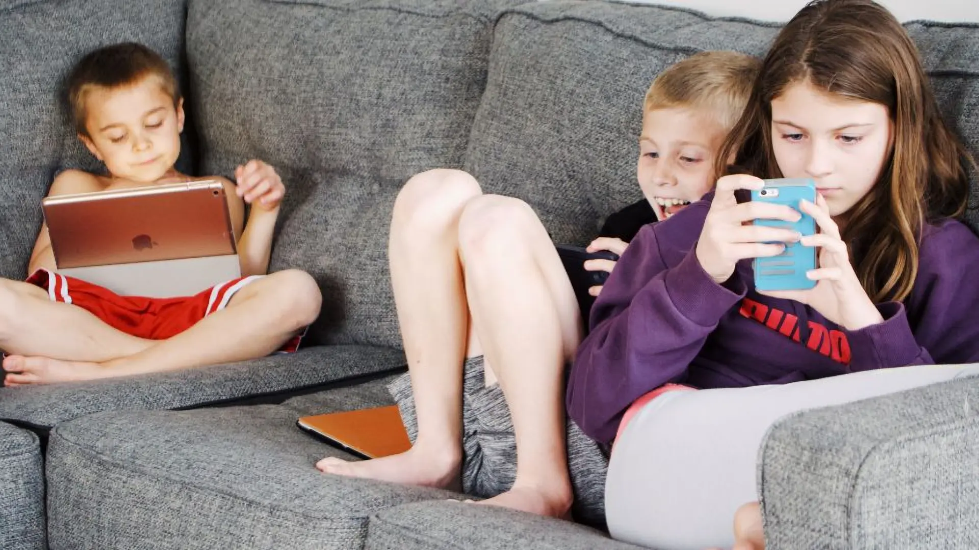 Fad Juventud valora como «necesario pero no suficiente» prohibir a los menores de 16 años las redes y piden más educación digital Fad Juventud valora como «necesario pero no suficiente» prohibir a los menores de 16 años las redes y piden más educación digital