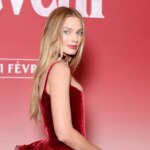 Margot Robbie demuestra con su look que el amor sigue vivo en plena era de Tinder Margot Robbie demuestra con su look que el amor sigue vivo en plena era de Tinder