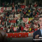 Uno de los dueños del Independiente Santa Fe terminó multado por la Supersociedades en cabeza de Billy Escobar Uno de los dueños del Independiente Santa Fe terminó multado por la Supersociedades en cabeza de Billy Escobar