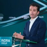 Indra se desploma en bolsa en pleno pulso entre Escribano y Moncloa Indra se desploma en bolsa en pleno pulso entre Escribano y Moncloa