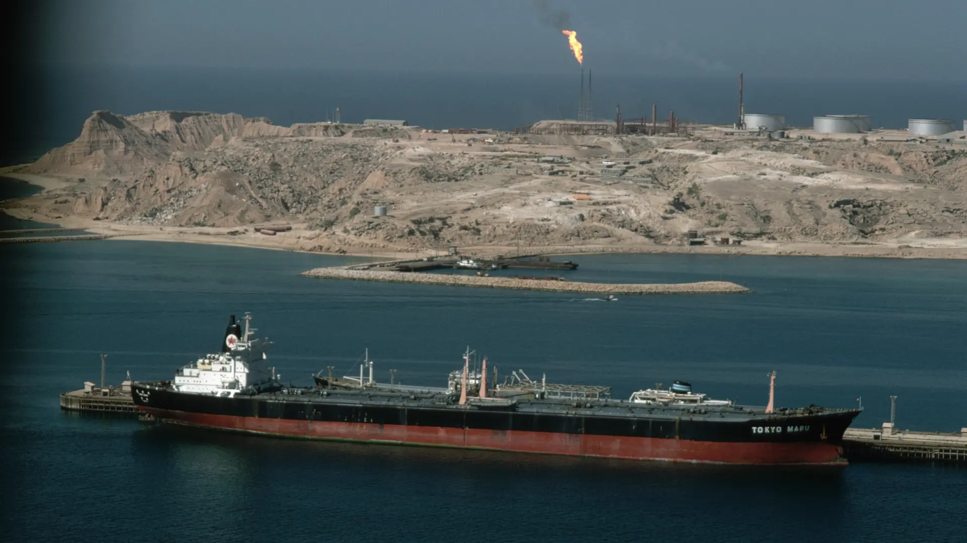 Los países de la AIE liberarán 400 millones de barriles de petróleo para asegurar suministro y España aportará el 2% de sus reservas