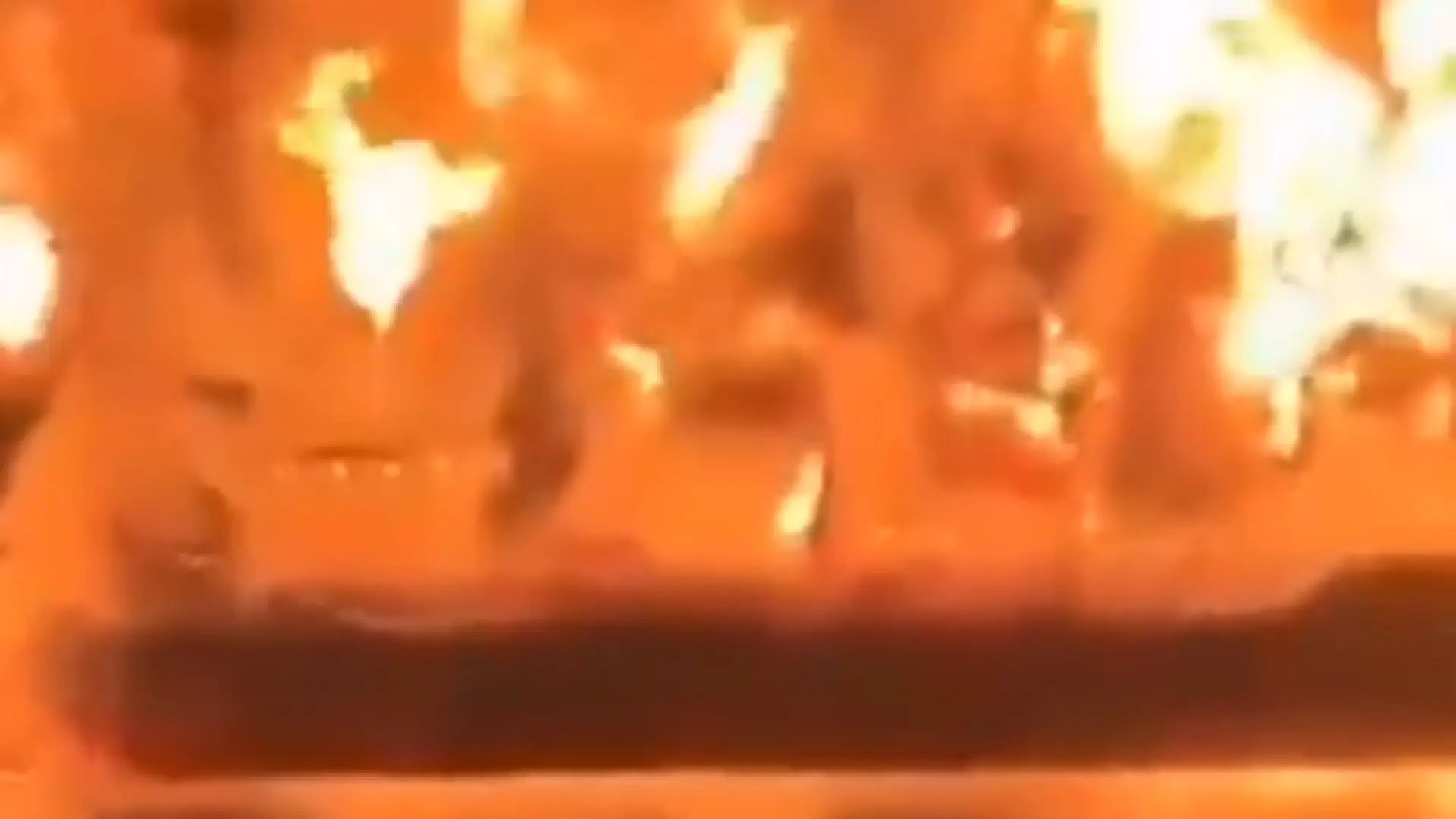 el impresionante ataque a dos petroleros en aguas de Irak que ha dejado un muerto el impresionante ataque a dos petroleros en aguas de Irak que ha dejado un muerto