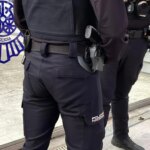 La Policía evita que varios inmigrantes asalten la Embajada de Gambia en Madrid para conseguir el certificado de vulnerabilidad La Policía evita que varios inmigrantes asalten la Embajada de Gambia en Madrid para conseguir el certificado de vulnerabilidad