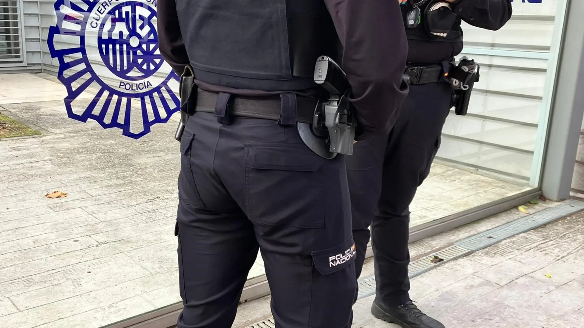 La Policía evita que varios inmigrantes asalten la Embajada de Gambia en Madrid para conseguir el certificado de vulnerabilidad