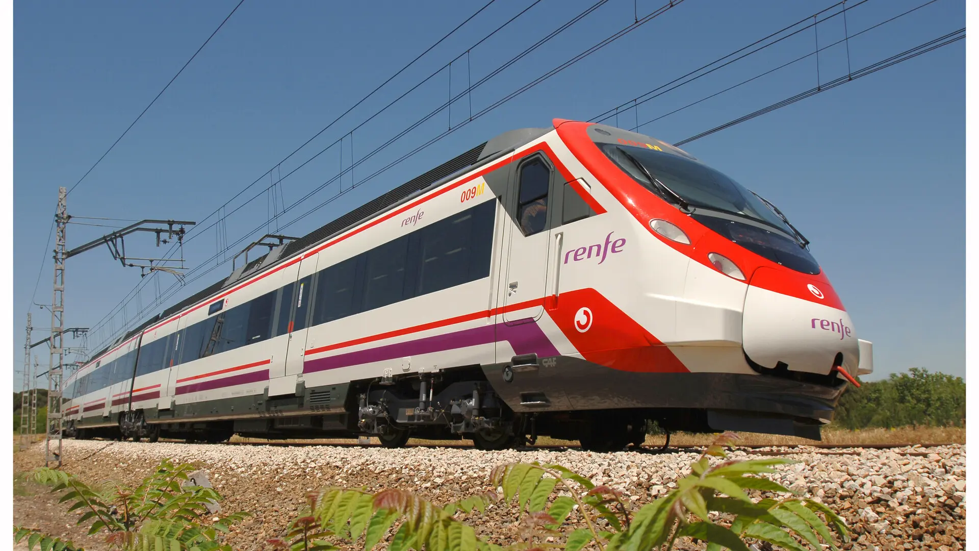Muere un hombre arrollado por un tren de Cercanías entre Sama y Ciaño, en Asturias Muere un hombre arrollado por un tren de Cercanías entre Sama y Ciaño, en Asturias