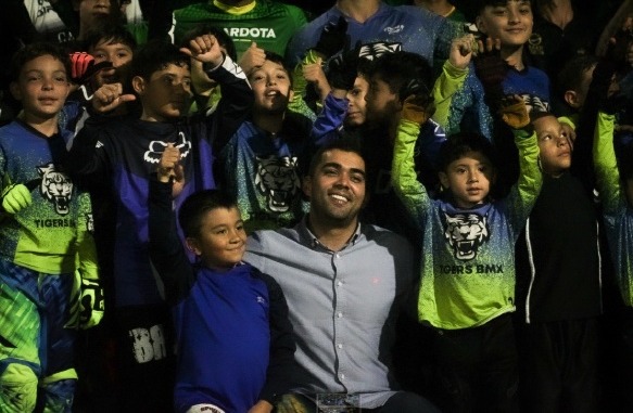 Kevin Bernal destaca la iluminación de la pista de BMX tras más de 20 años sin este servicio en Girardota. Kevin Bernal destaca la iluminación de la pista de BMX tras más de 20 años sin este servicio en Girardota.