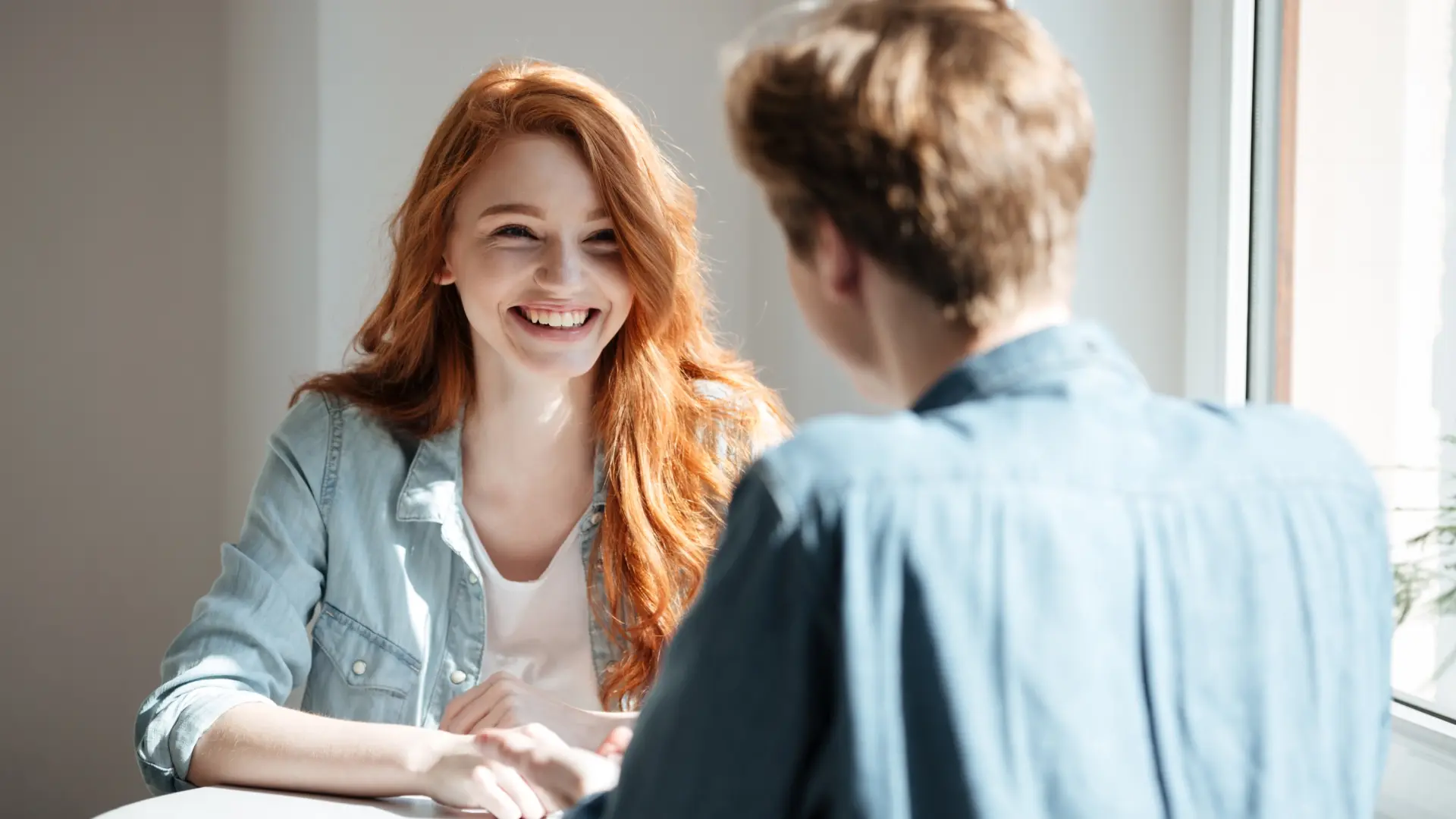 ¿Qué significa cuando alguien habla muy rápido en una conversación? La psicología lo explica ¿Qué significa cuando alguien habla muy rápido en una conversación? La psicología lo explica