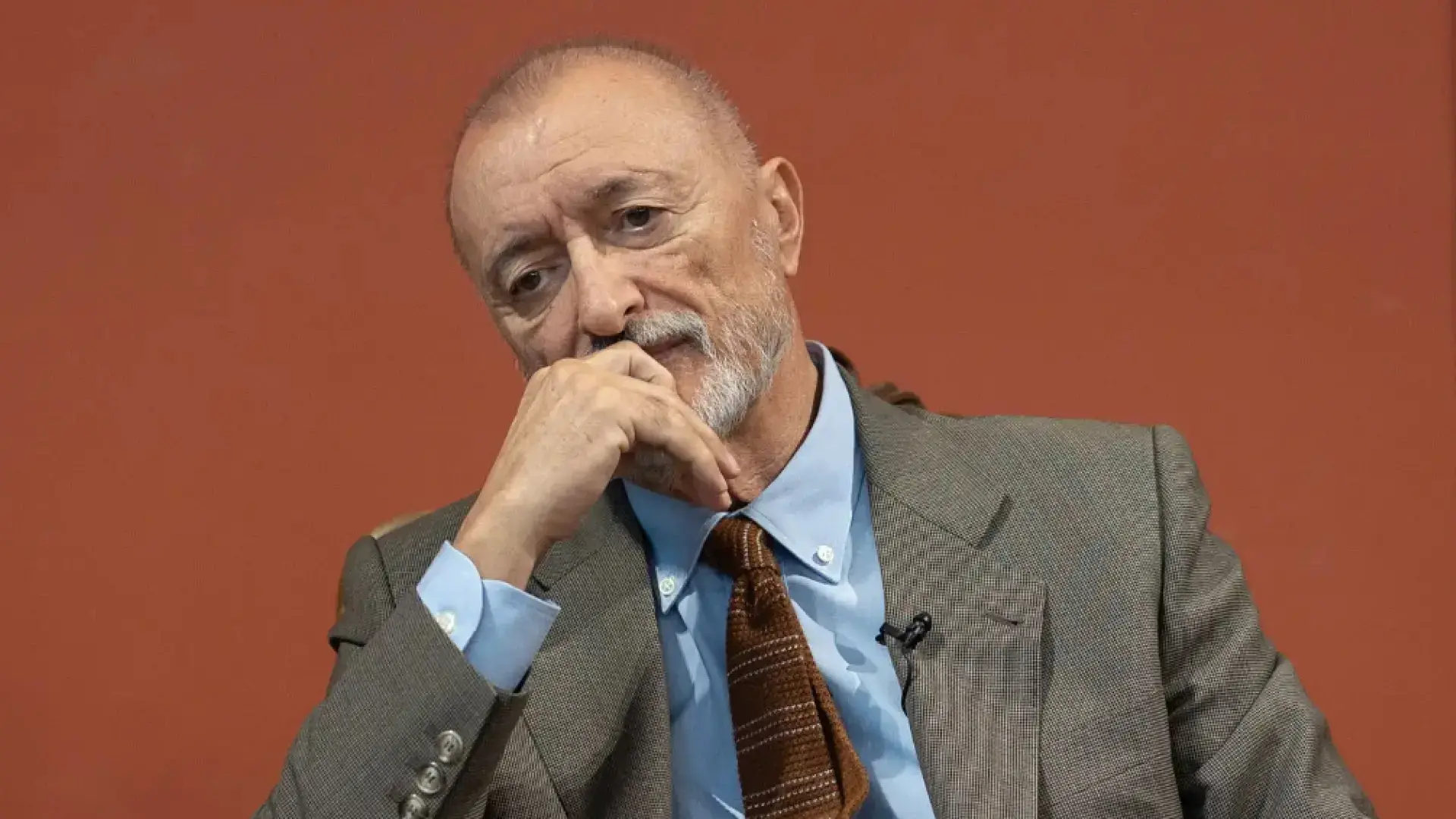 Arturo Pérez-Reverte admite una derrota en X como académico: «En efecto» Arturo Pérez-Reverte admite una derrota en X como académico: «En efecto»