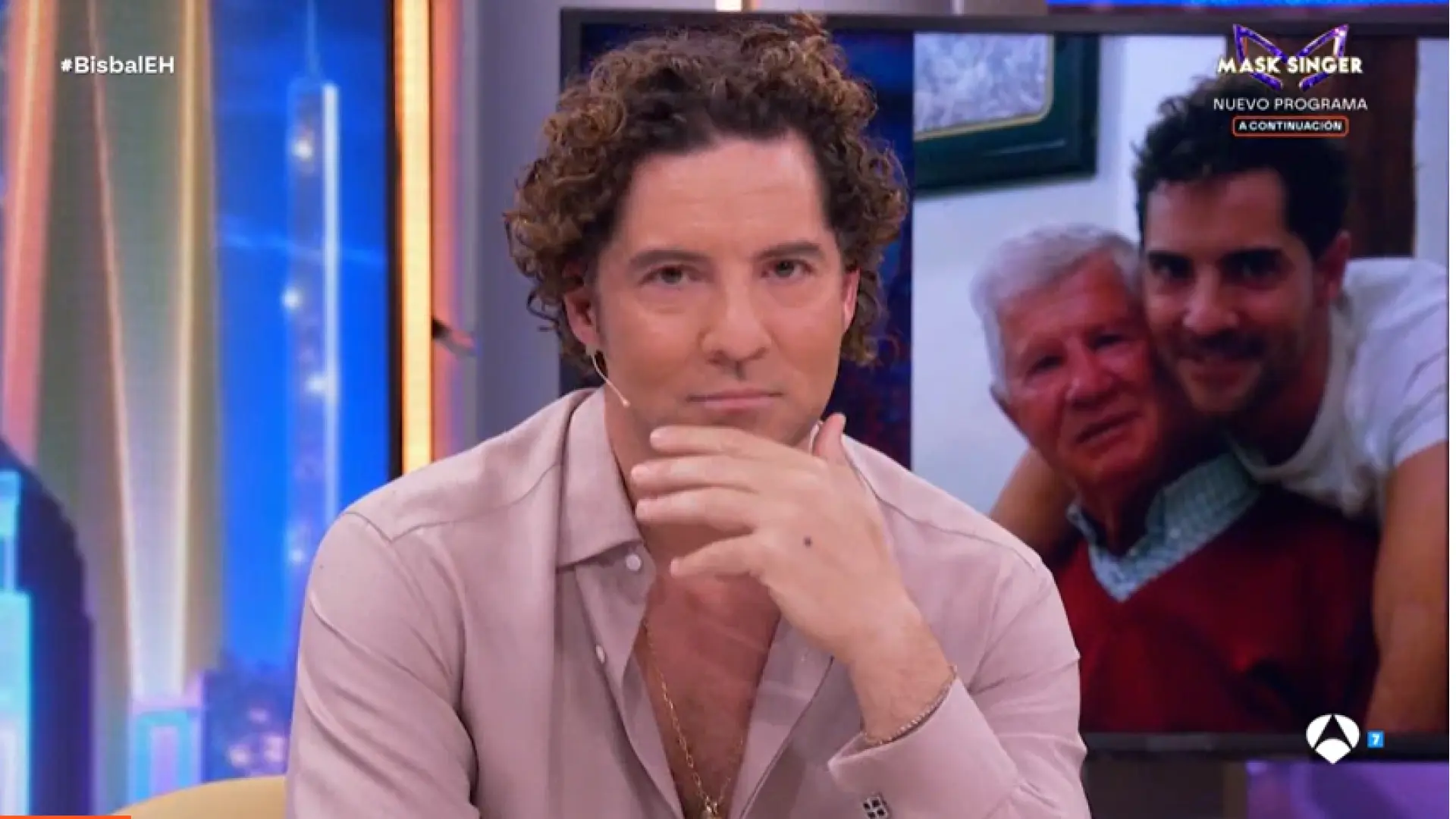 David Bisbal rompe a llorar en ‘El Hormiguero’ al recordar a su padre fallecido: «Fue un hombre buenísimo» David Bisbal rompe a llorar en ‘El Hormiguero’ al recordar a su padre fallecido: «Fue un hombre buenísimo»