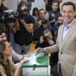Juanma Moreno gana, pero depende de Vox y el PSOE se hunde con el alza de la izquierda andalucista Juanma Moreno gana, pero depende de Vox y el PSOE se hunde con el alza de la izquierda andalucista