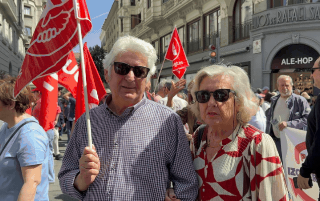 La «emergencia social» de la vivienda protagoniza las marchas del Primero de Mayo y los sindicatos recuerdan que millones de familias no llegan a fin de mes La «emergencia social» de la vivienda protagoniza las marchas del Primero de Mayo y los sindicatos recuerdan que millones de familias no llegan a fin de mes