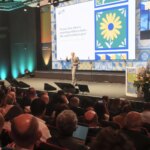 Productores de semillas buscan cómo alimentar al mundo a pesar del cambio climático y las guerras Productores de semillas buscan cómo alimentar al mundo a pesar del cambio climático y las guerras