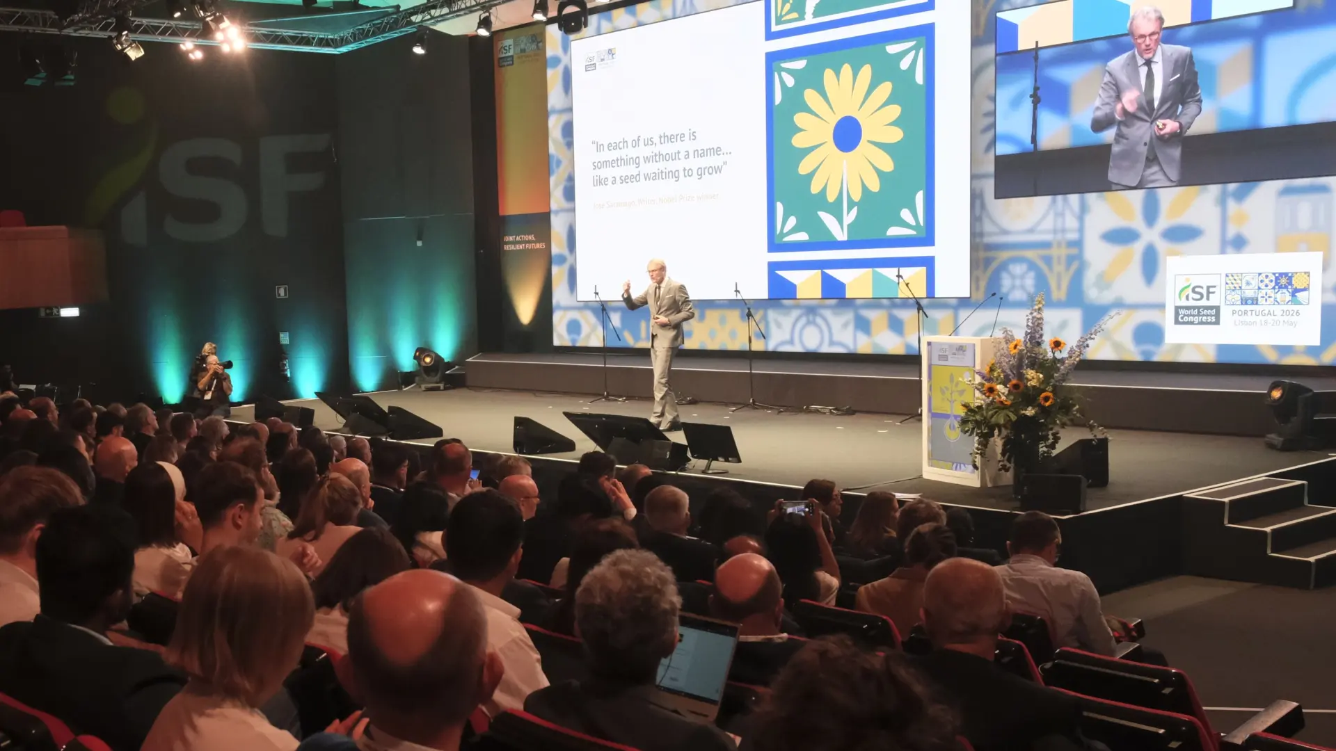 Productores de semillas buscan cómo alimentar al mundo a pesar del cambio climático y las guerras Productores de semillas buscan cómo alimentar al mundo a pesar del cambio climático y las guerras