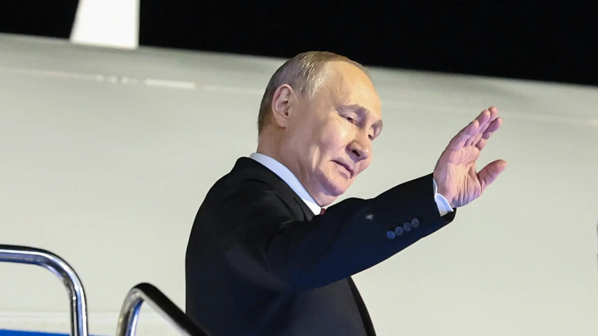 La UE pacta otro paquete de sanciones contra Rusia centrado en el petróleo y en el veto a la entrada de combatientes del Kremlin La UE pacta otro paquete de sanciones contra Rusia centrado en el petróleo y en el veto a la entrada de combatientes del Kremlin