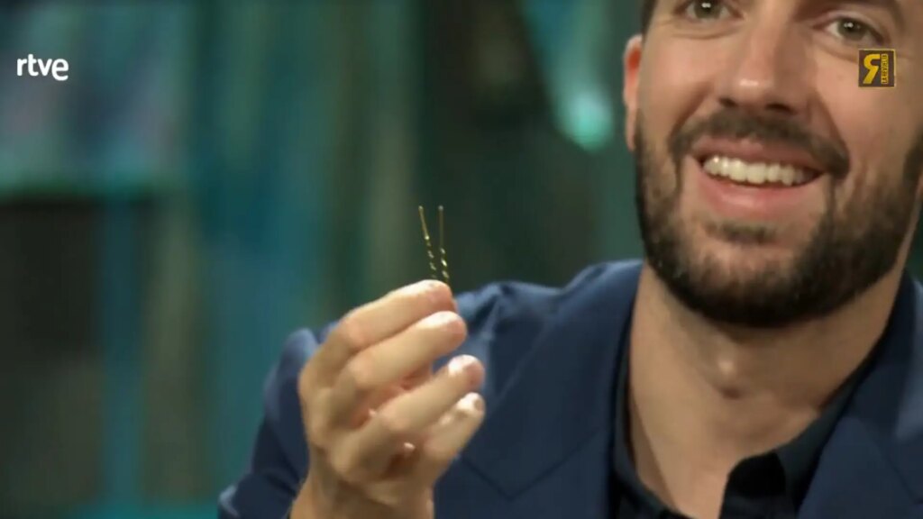 Kira Miró 'trolea' a David Broncano con su respuesta a la pregunta del dinero Kira Miró 'trolea' a David Broncano con su respuesta a la pregunta del dinero
