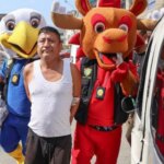 La Policía de Perú se disfraza de mascotas del Mundial para detener a un narcotraficante sin despertar sospechas