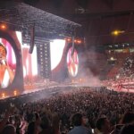 Manuel Carrasco inaugura ‘Salvaje desde la raíz’ con el primero de sus cuatro conciertos en Sevilla