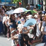 Más de 200.000 personas asisten al último recorrido de León XIV en papamóvil durante su visita a Madrid