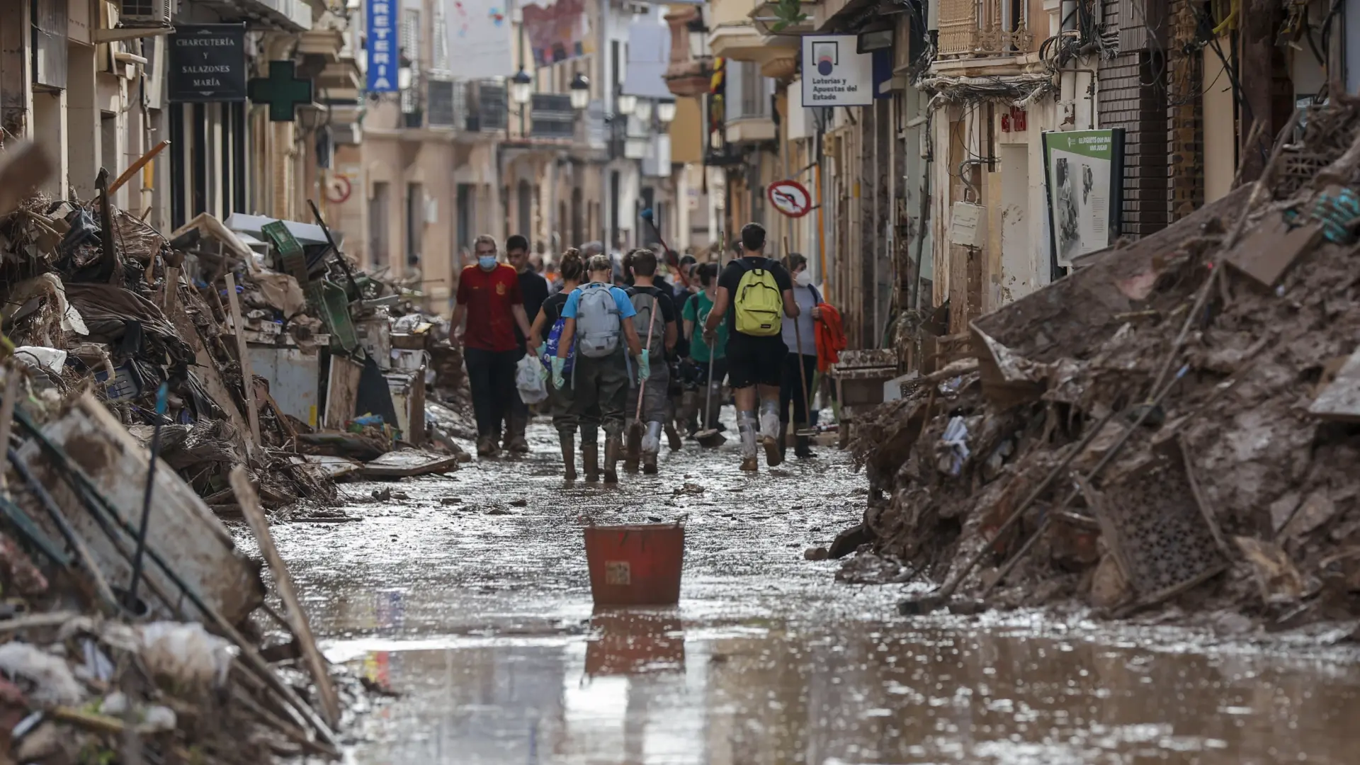 Premio europeo para un científico español por demostrar que el cambio climático intensificó la DANA Premio europeo para un científico español por demostrar que el cambio climático intensificó la DANA