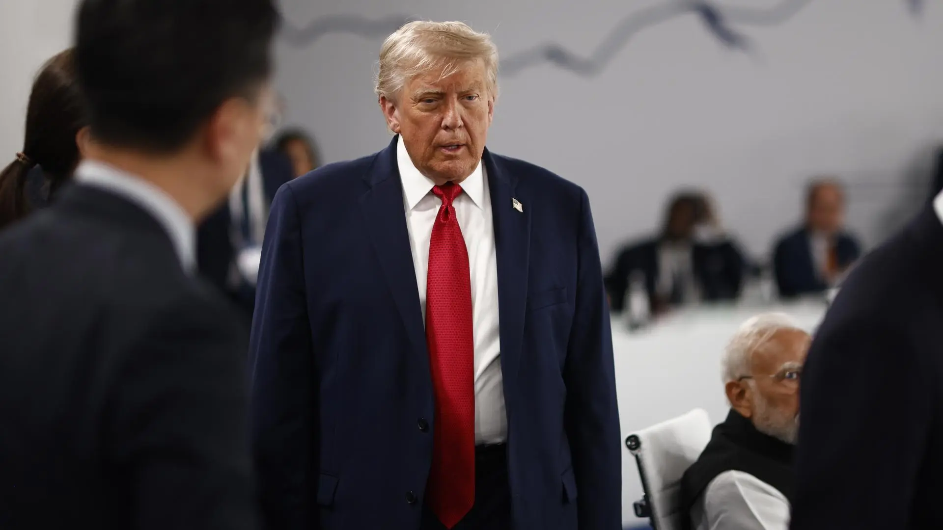 Trump asegura que rubricó el acuerdo con Irán